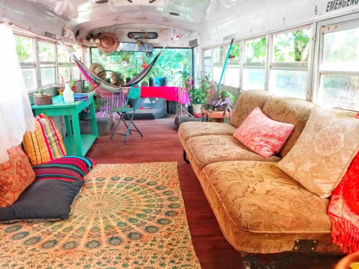 Rainbow Caravan Hostel Las Pilas Luaran gambar