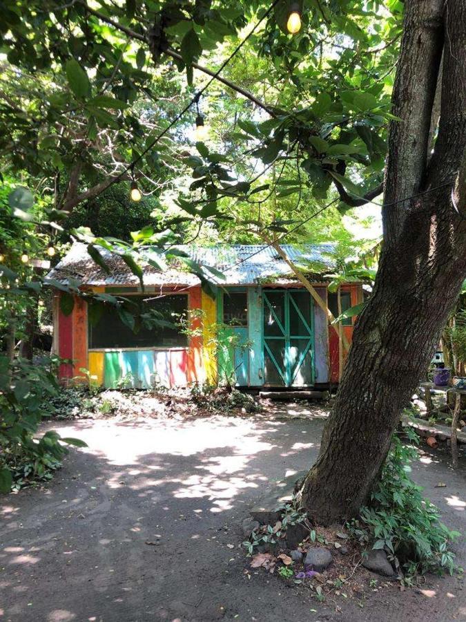 Rainbow Caravan Hostel Las Pilas Luaran gambar