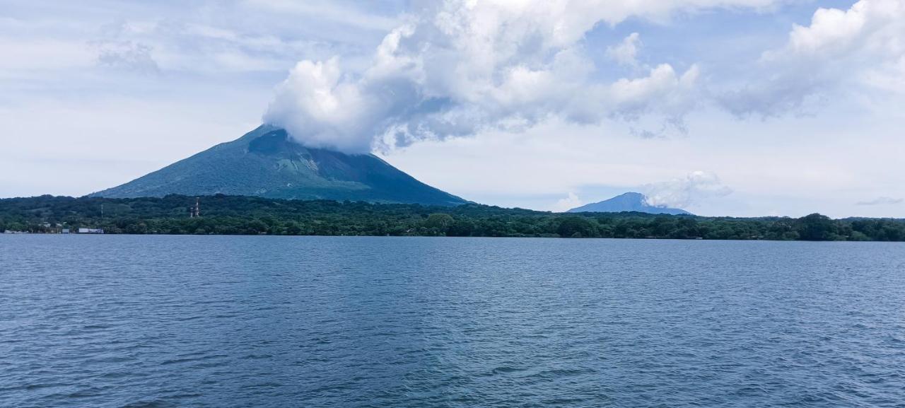 Rainbow Caravan Hostel Las Pilas Luaran gambar