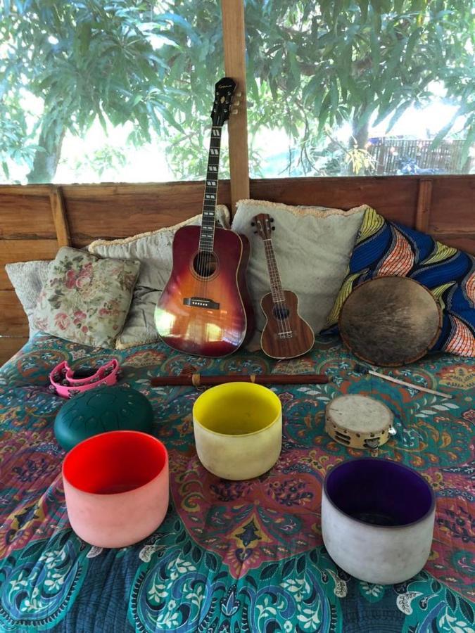 Rainbow Caravan Hostel Las Pilas Luaran gambar