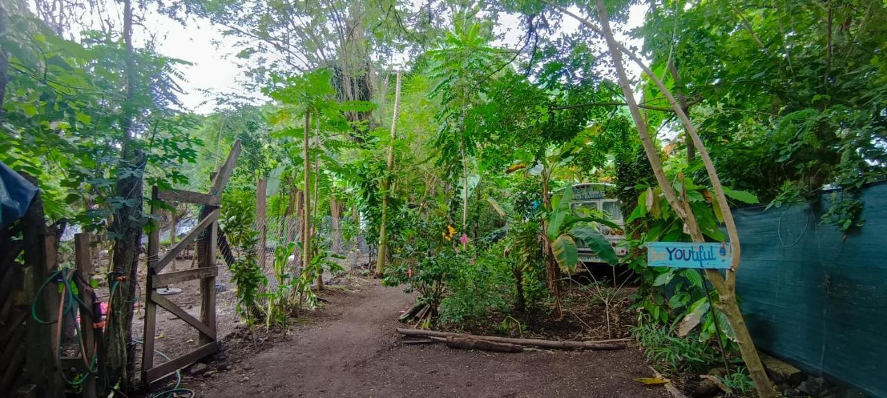 Rainbow Caravan Hostel Las Pilas Luaran gambar