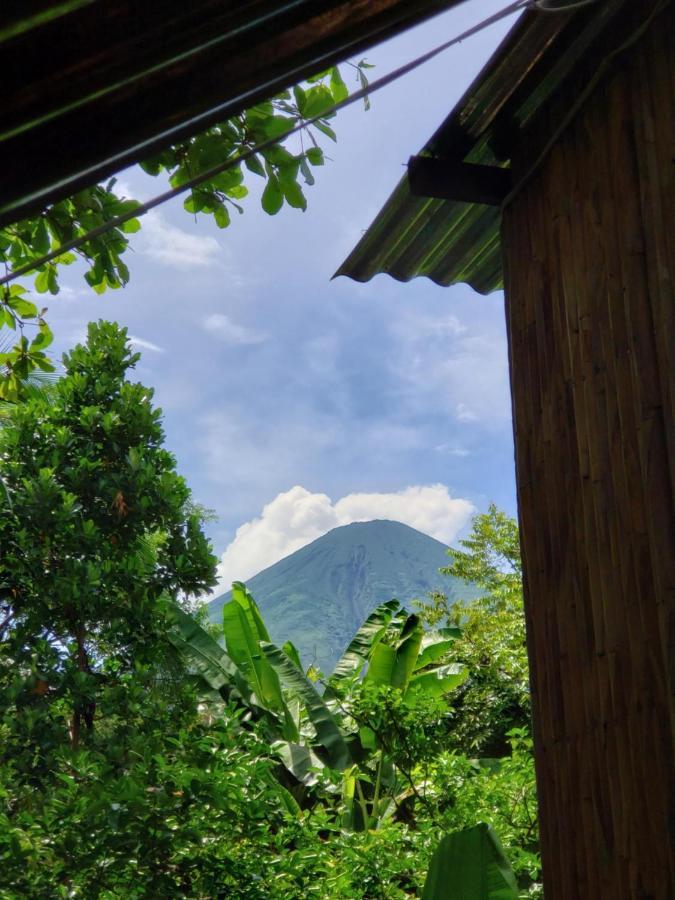 Rainbow Caravan Hostel Las Pilas Luaran gambar