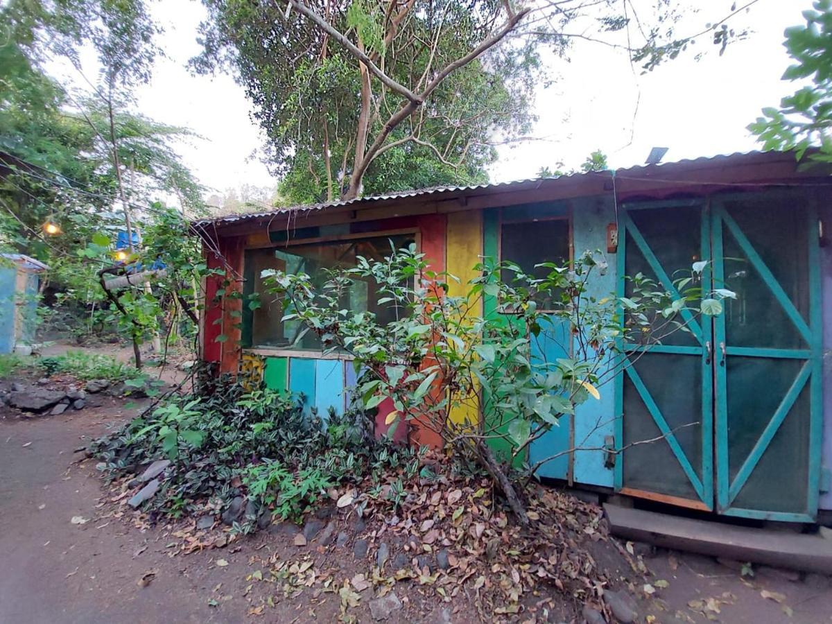 Rainbow Caravan Hostel Las Pilas Luaran gambar