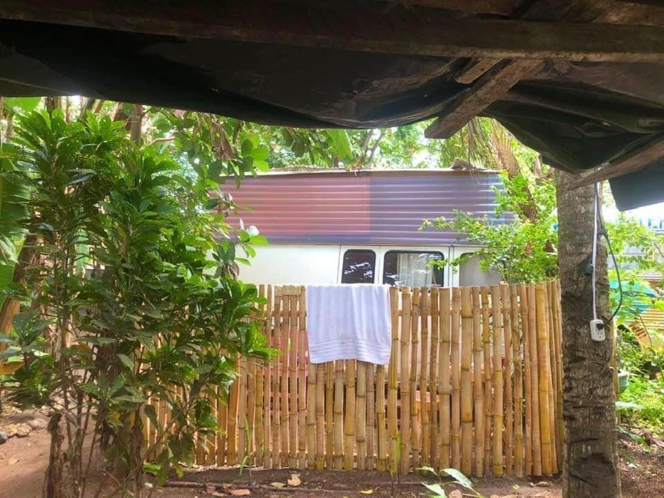 Rainbow Caravan Hostel Las Pilas Luaran gambar