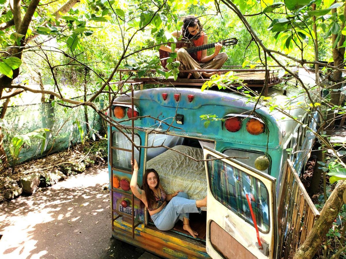 Rainbow Caravan Hostel Las Pilas Luaran gambar